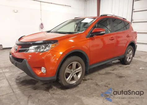 2015 Toyota Rav4 Xle z USA, uszkodzony, nr VIN JTMRFREV4FD128709